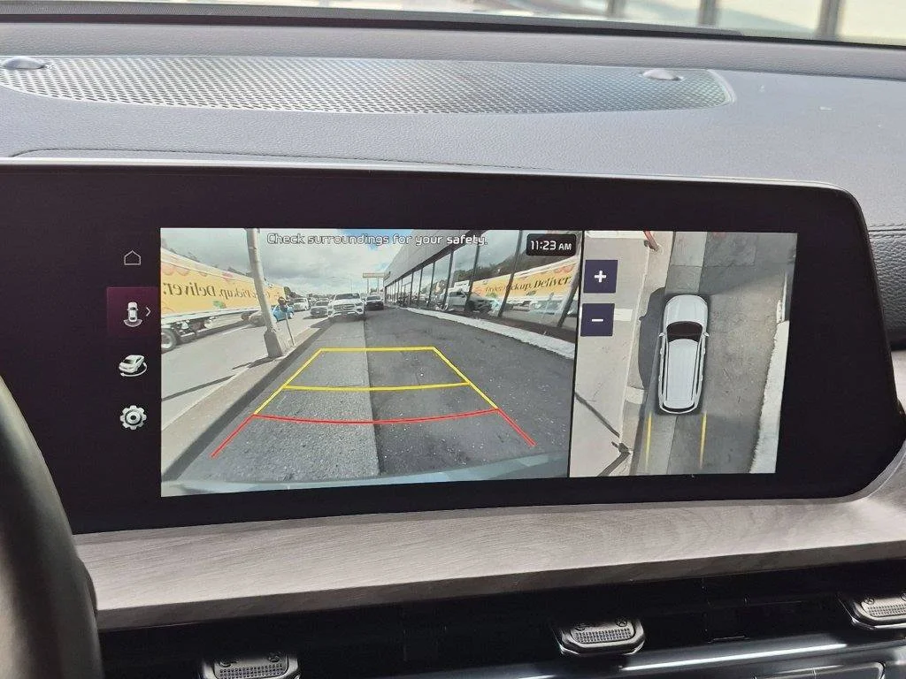Used 2025 Green Kia SX-Prestige X-Line image 23