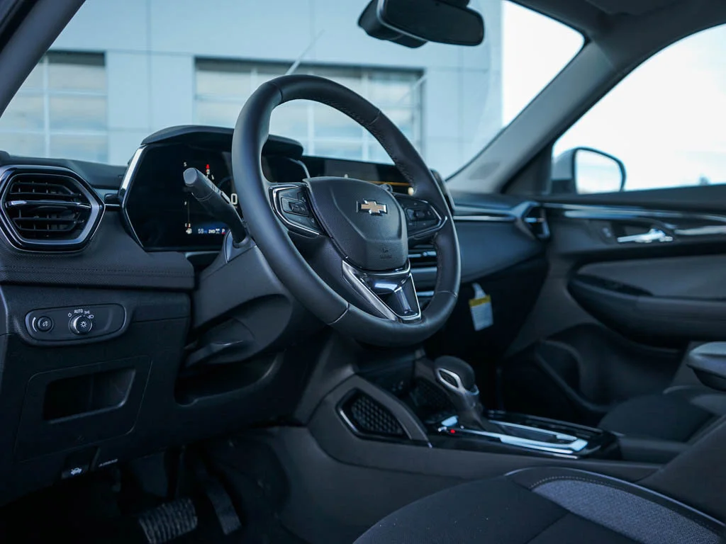 New 2026 Mosaic Black Metallic Chevrolet LT image 18