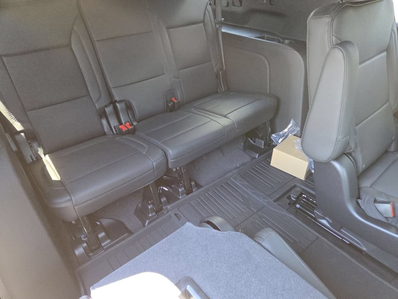 2026 GMC Yukon XL Denali - Photo 29