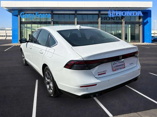 Certified Used 2023 Platinum White Pearl Honda EX-L image 3