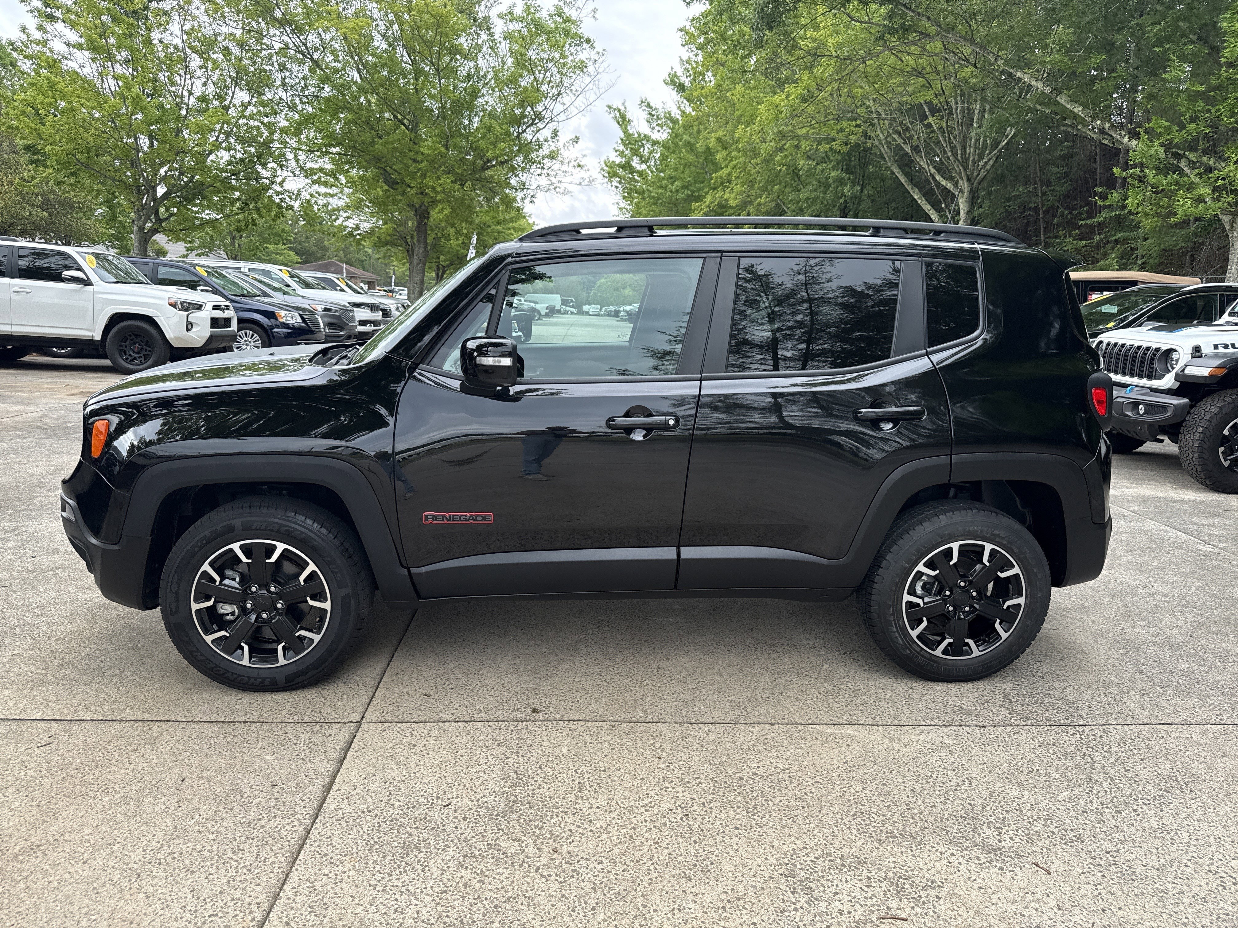 Used 2023 Black Clearcoat Jeep Trailhawk image 4