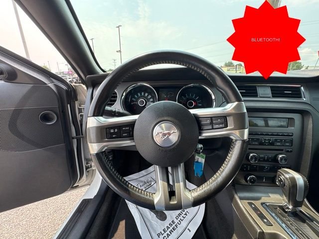 Used 2013 White Ford V6 image 13