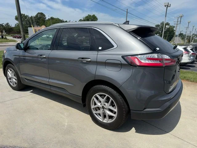 Used 2024 Gray Ford SEL image 8