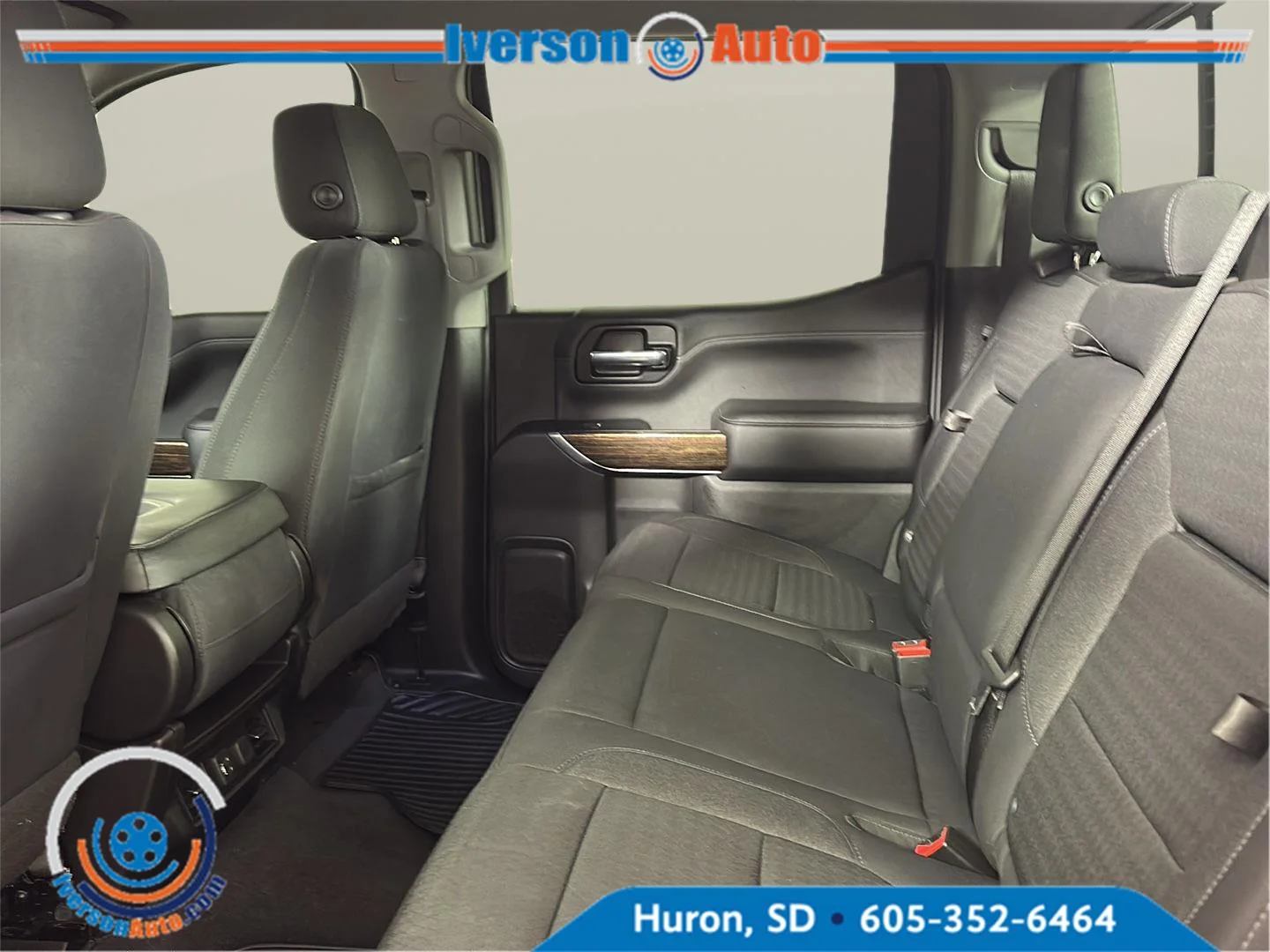 Used 2020 Cardinal Red GMC SLE image 25
