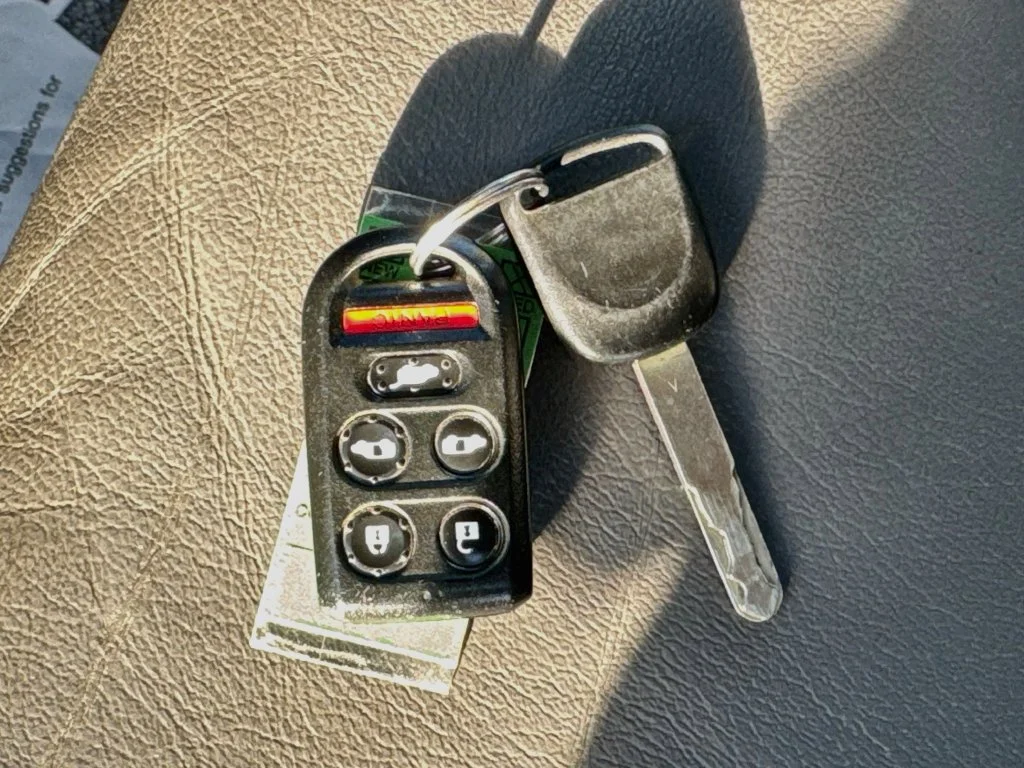 Used 2010 Silver Honda EX-L image 33