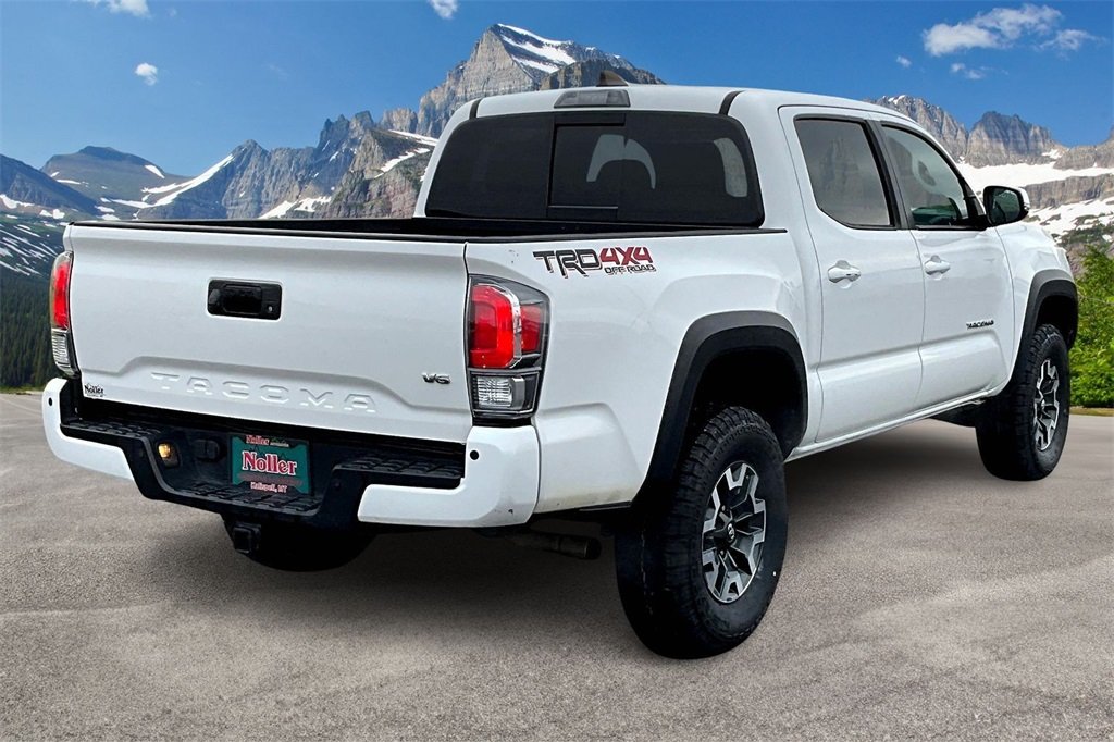 2023 Toyota Tacoma TRD Off-Road photo 2