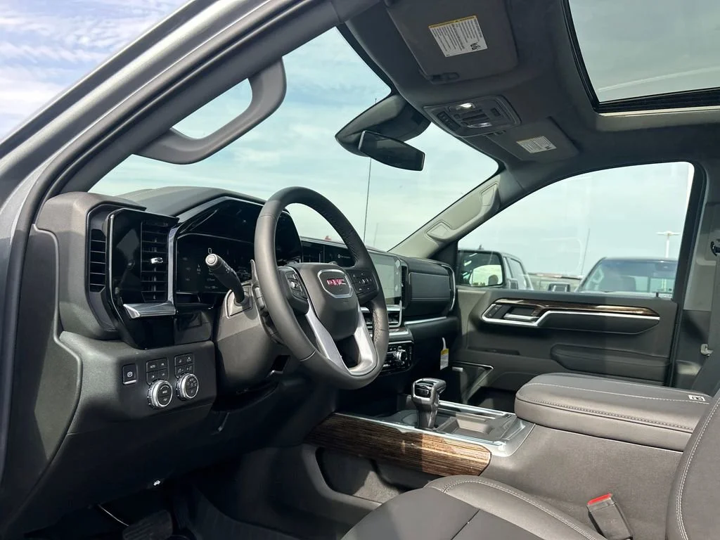New 2026 Sterling Metallic GMC Elevation image 20