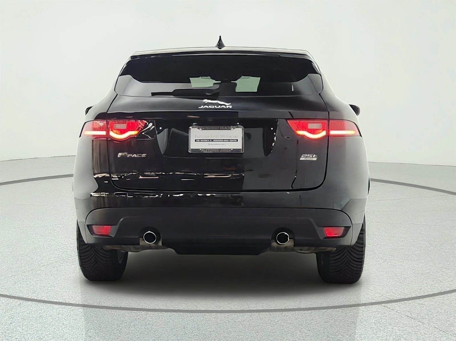 Used 2019 Narvik Black Jaguar 25t Premium AWD image 6