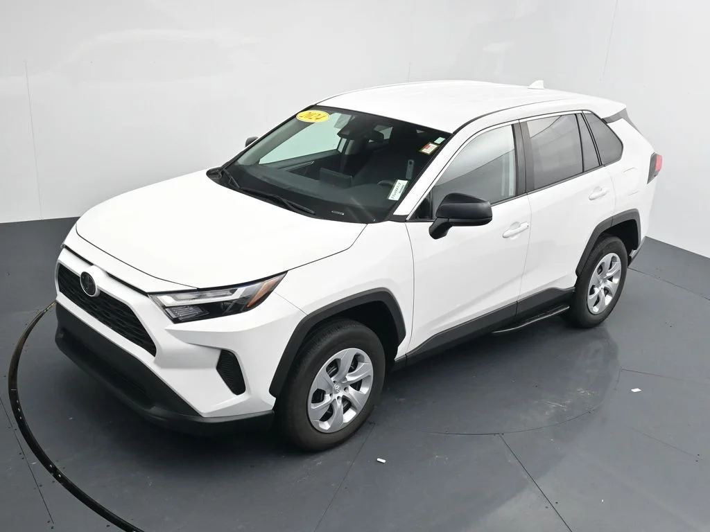 Used 2024 White Toyota LE image 22