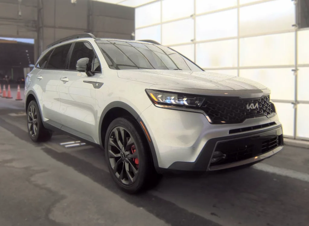 Used 2022 Silver Kia X-Line SX Prestige image 3