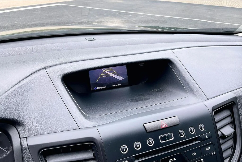Used 2016  Honda LX image 18