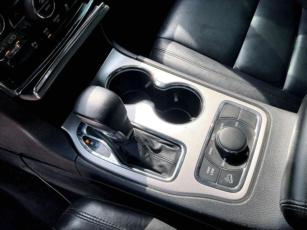 Used 2019 Black Jeep Limited image 16