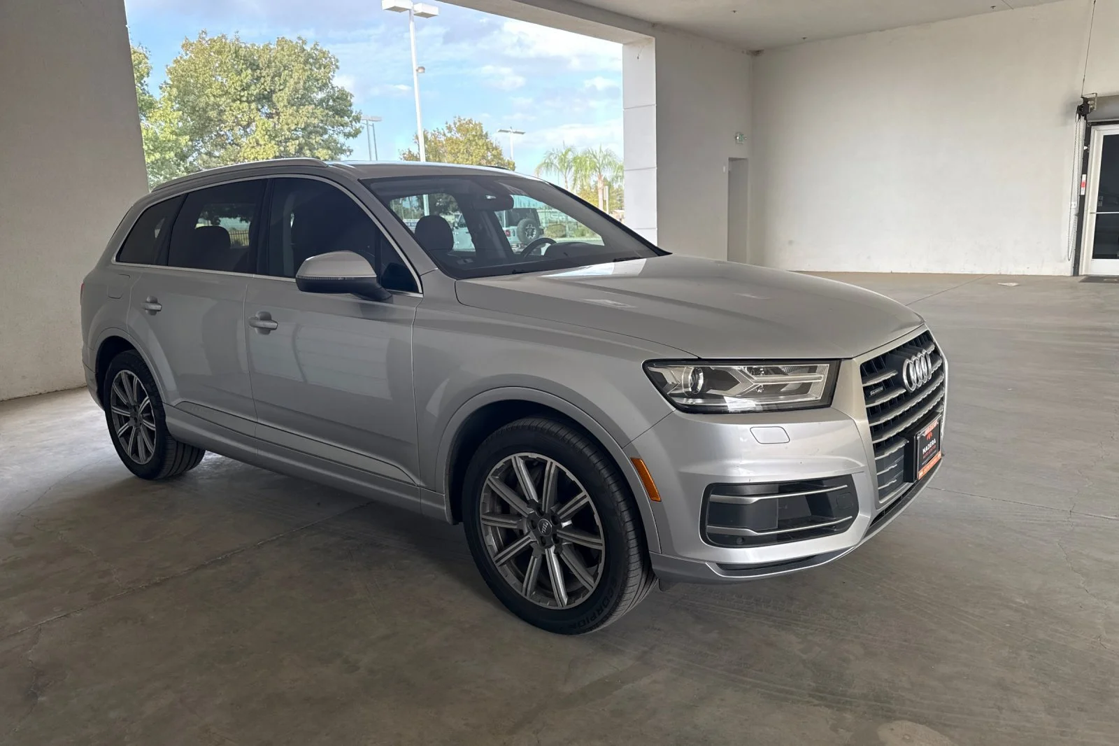 Used 2018 Silver Audi Premium Plus image 2