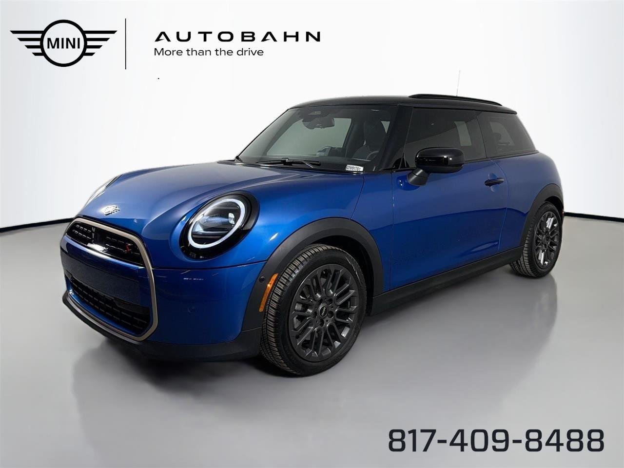 2025 MINI Hardtop Cooper S Signature's photo