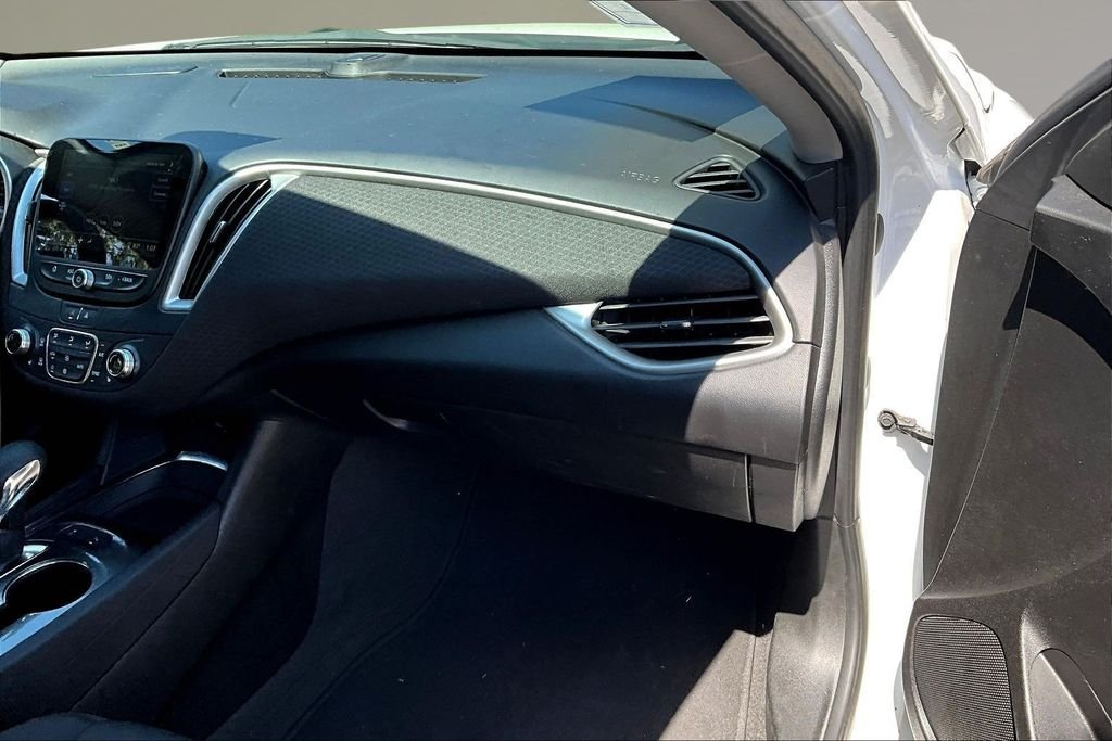 Used 2025 Summit White Chevrolet LT image 24