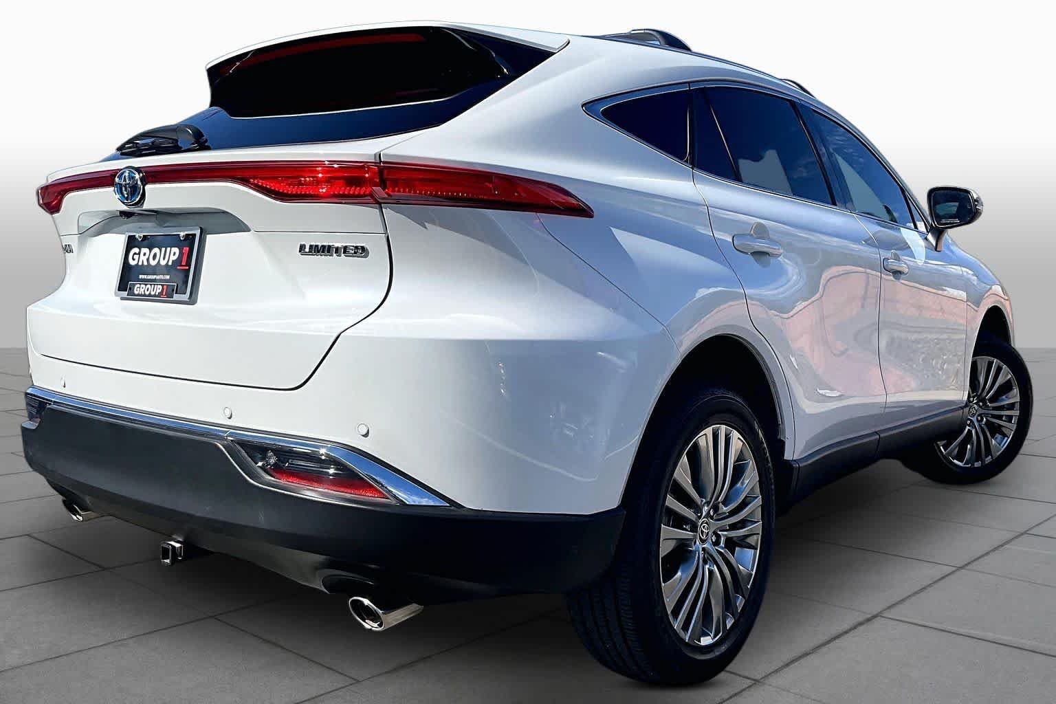 Used 2023 Wind Chill Pearl Toyota Limited image 13