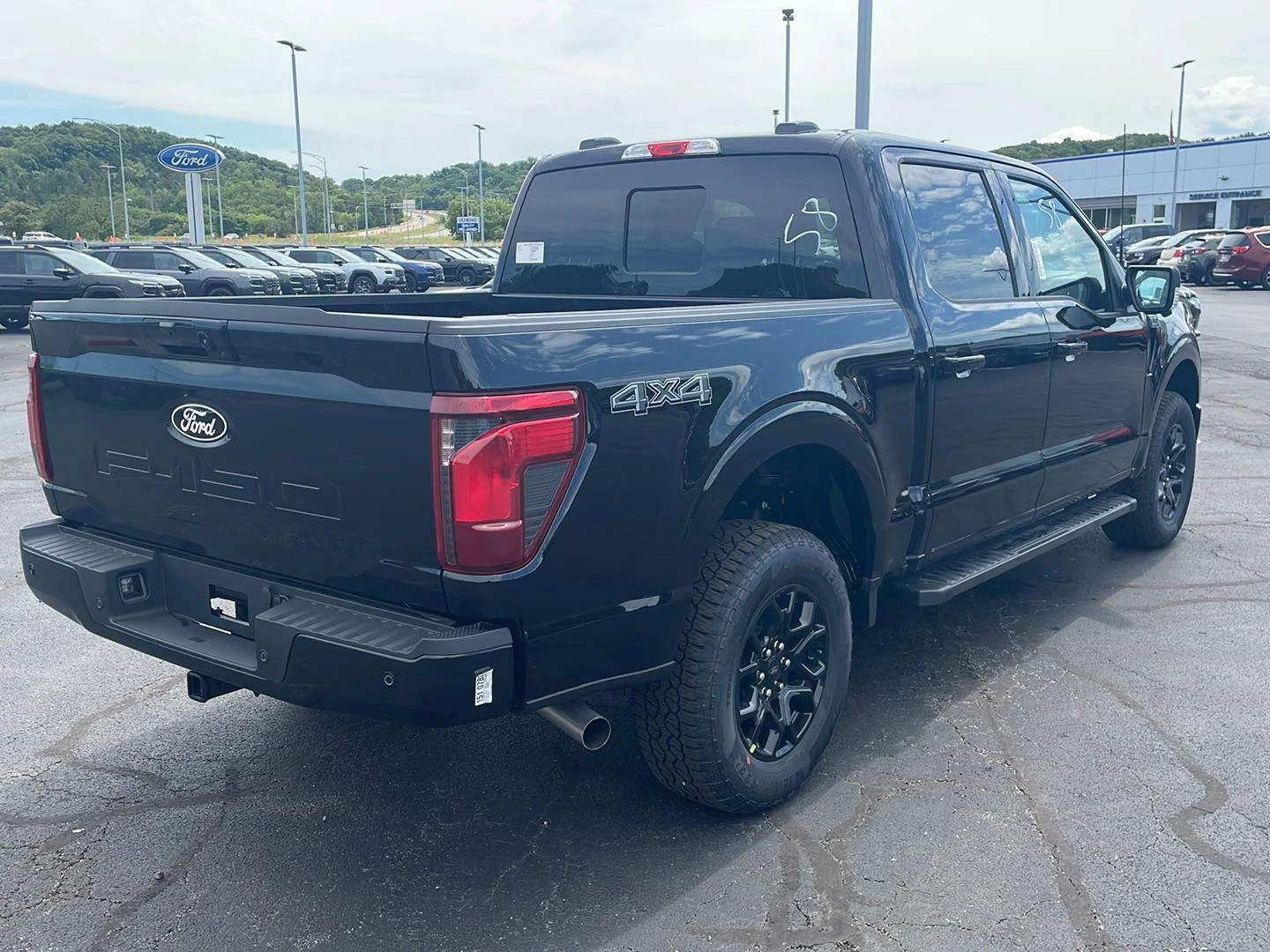 New 2026 Agate Black Metallic Ford XLT image 8