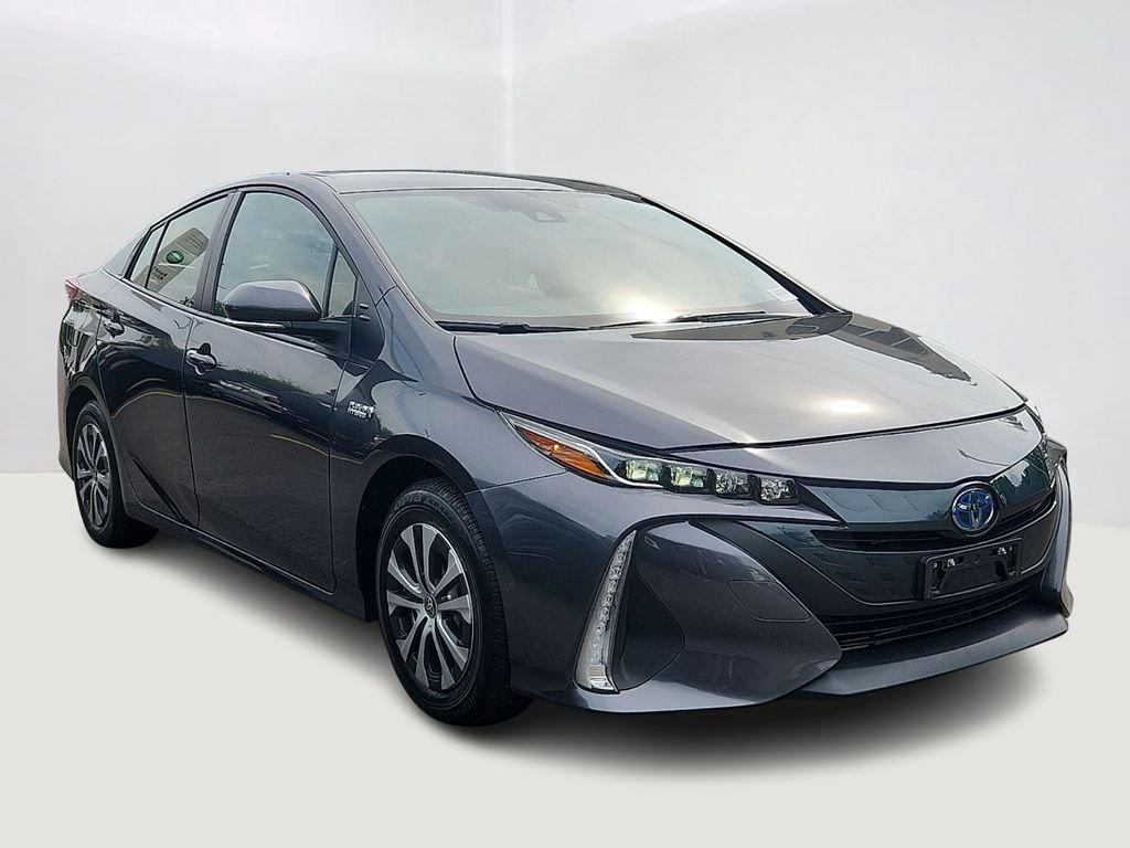 Used 2021 Magnetic Gray Metallic Toyota XLE image 3