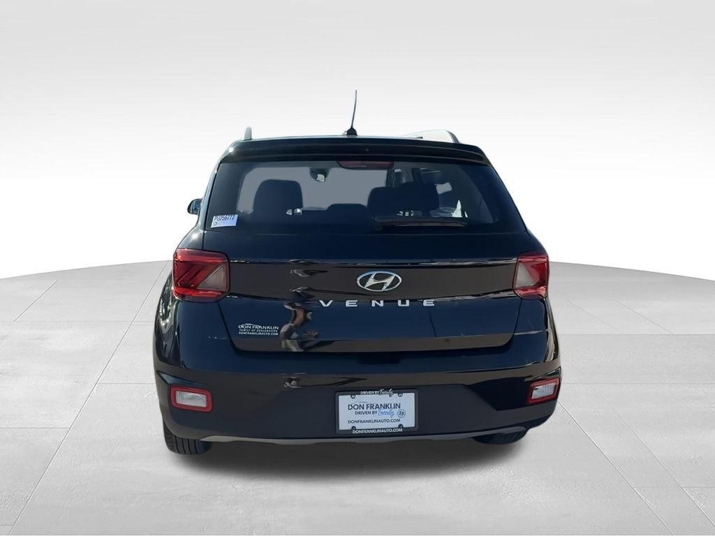 Used 2023 Black Hyundai SEL image 8