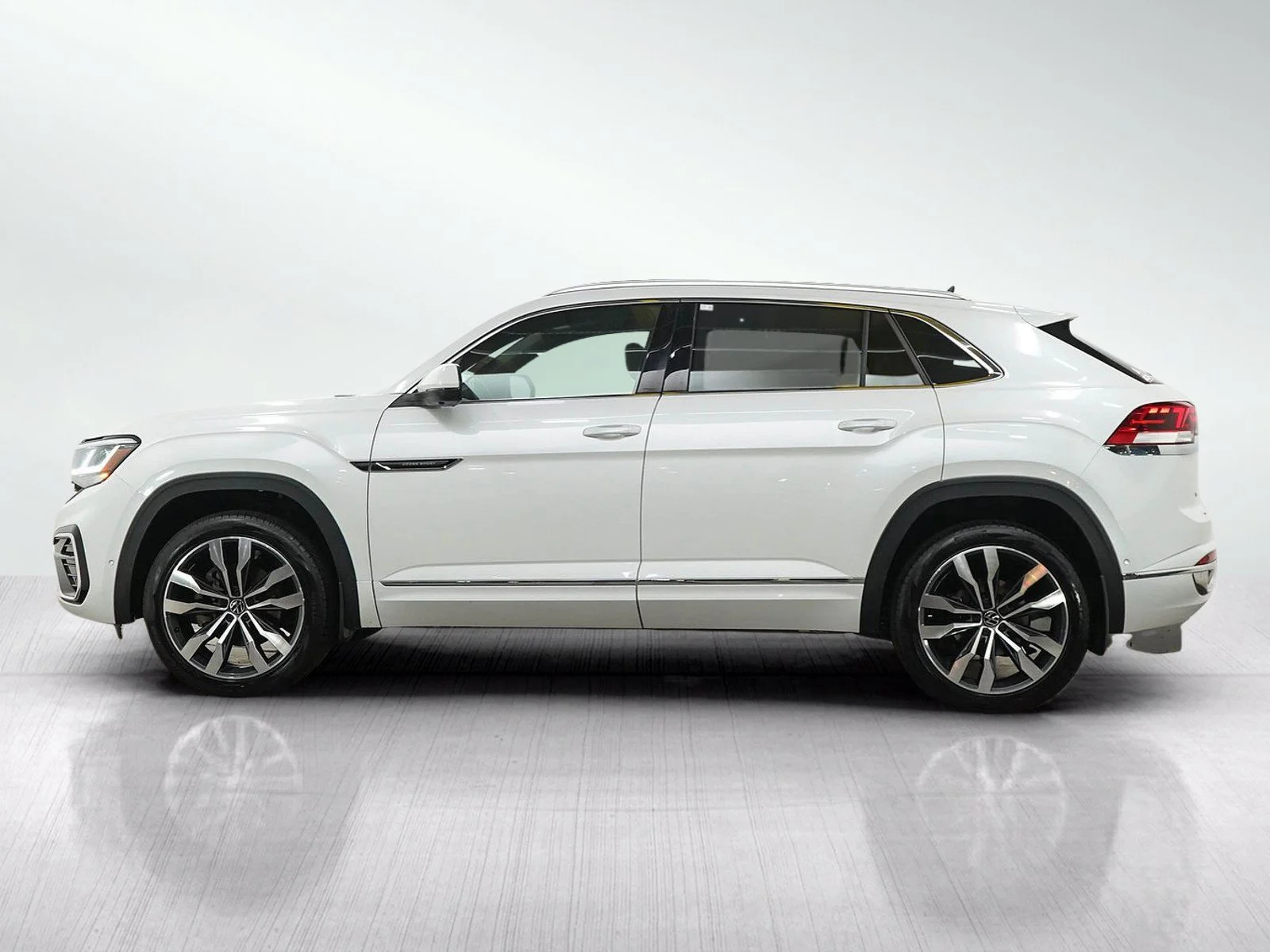 Used 2023 Volkswagen Atlas Cross Sport Execline with VIN 1V2FE2CA9PC208798 for sale in Burnsville, Minnesota