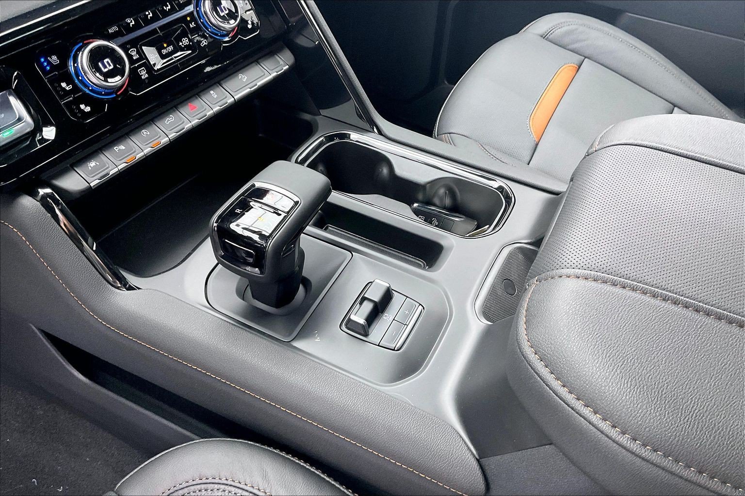 2026 GMC Sierra 1500 AT4 - Photo 8
