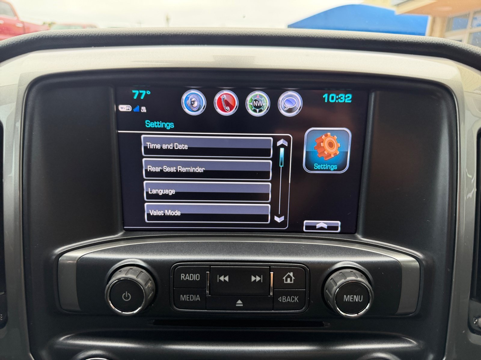 Used 2018 Silver Ice Metallic Chevrolet LT image 21