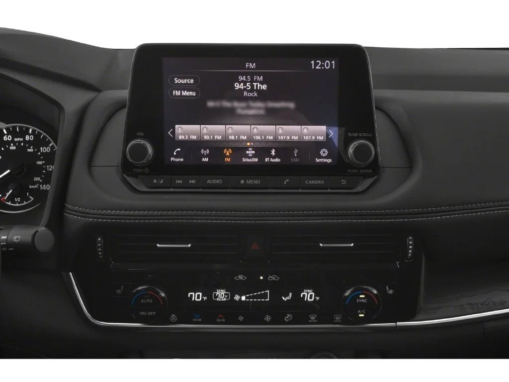 Used 2021 White Nissan SL image 7