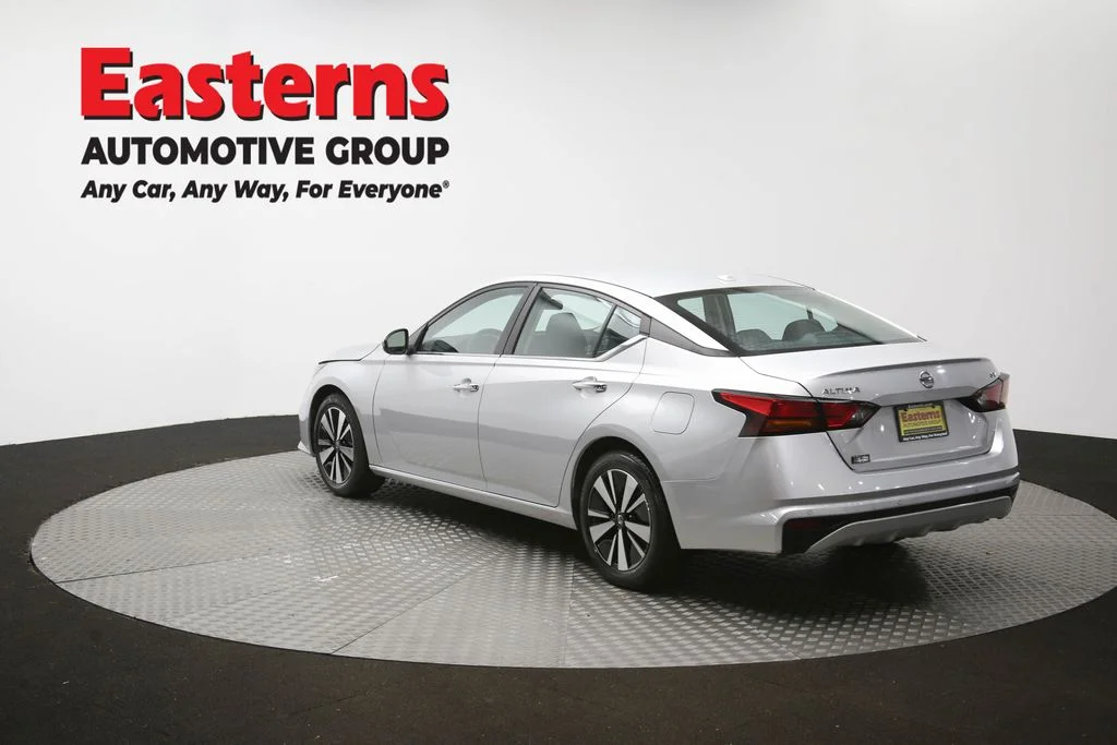Used 2022 Silver Nissan 2.5 SV image 64