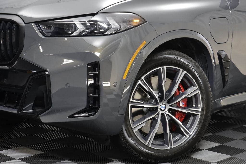 New 2026 Dravit Grey Metallic BMW xDrive50e image 4
