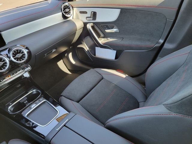 2025 Mercedes-Benz CLA CLA 250 - Photo 15