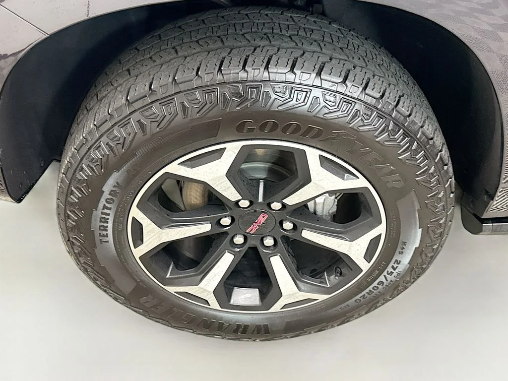 Used 2025 Silver GMC AT4 image 35