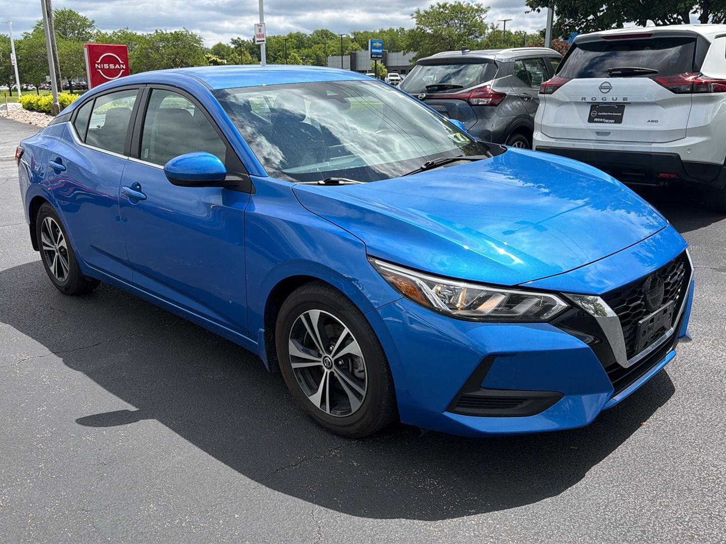 Used 2022 Electric Blue Metallic Nissan SV image 2