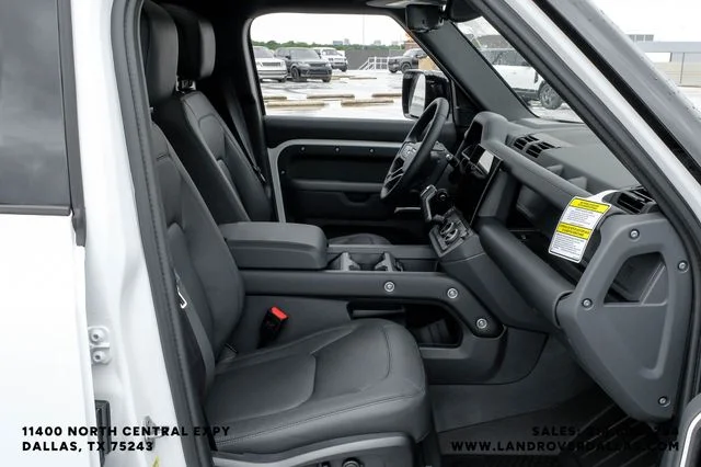 New 2026 Fuji White Land Rover X-Dynamic SE image 38