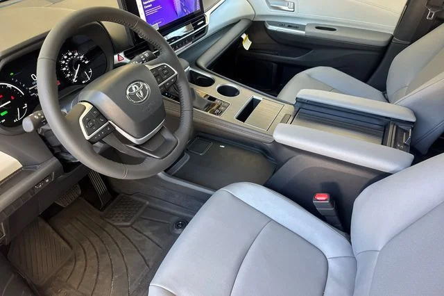 New 2026 Wind Chill Pearl <sup>1</sup> Toyota  XLE image 10