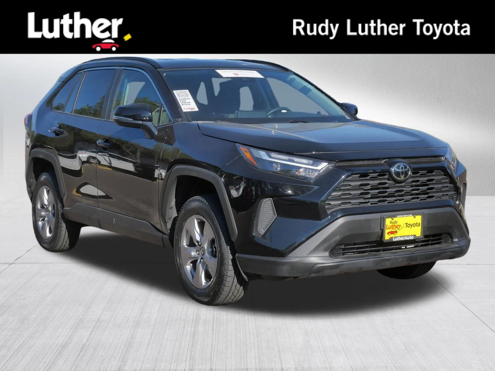 2025 Toyota RAV4 XLE AWD's photo