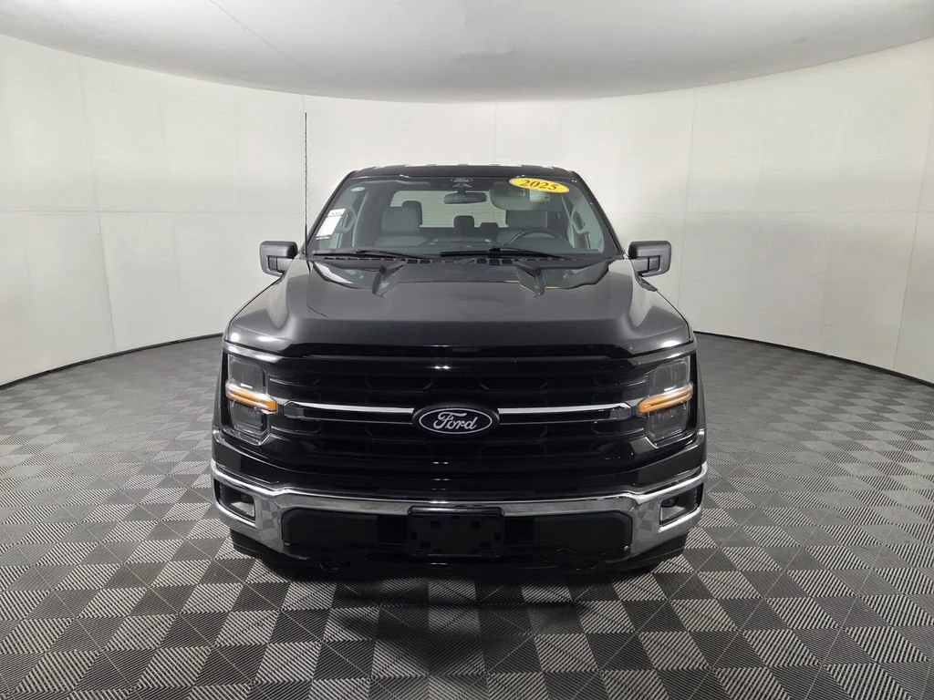 Used 2025 Black Metallic Ford XLT image 3