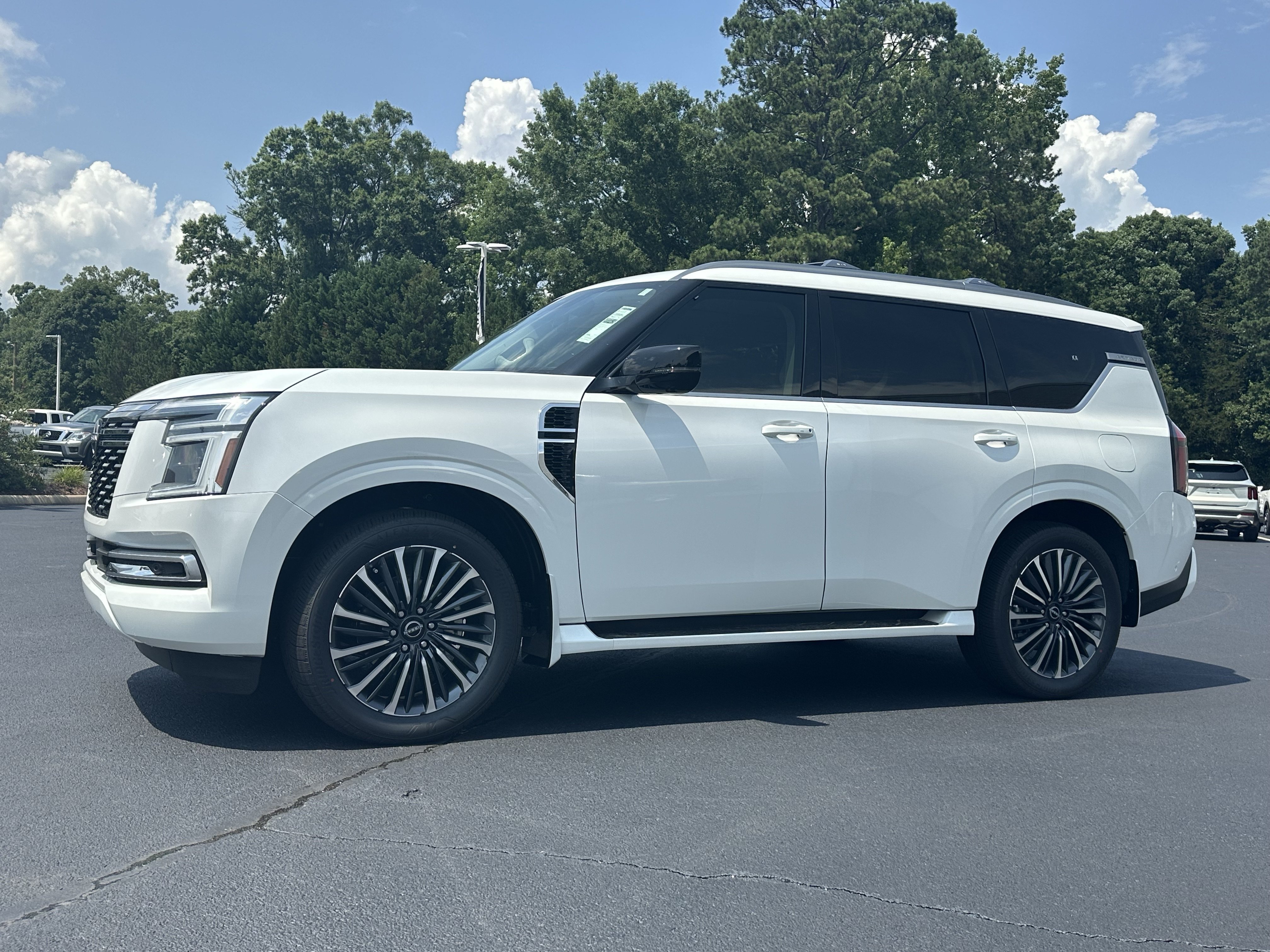 New 2026 Everest White Pearl Tricoat Nissan Platinum Reserve image 4