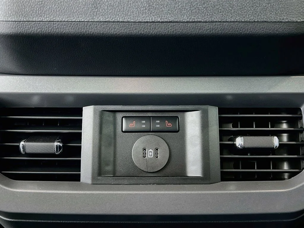 New 2026 Oxford White Ford Lariat image 30