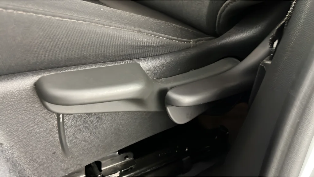 Used 2025 Gray Chevrolet Trail Boss image 37