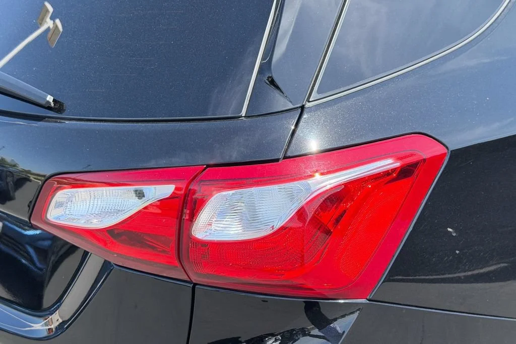 Used 2021 MOSAIC BLACK METALLIC Chevrolet LT image 5
