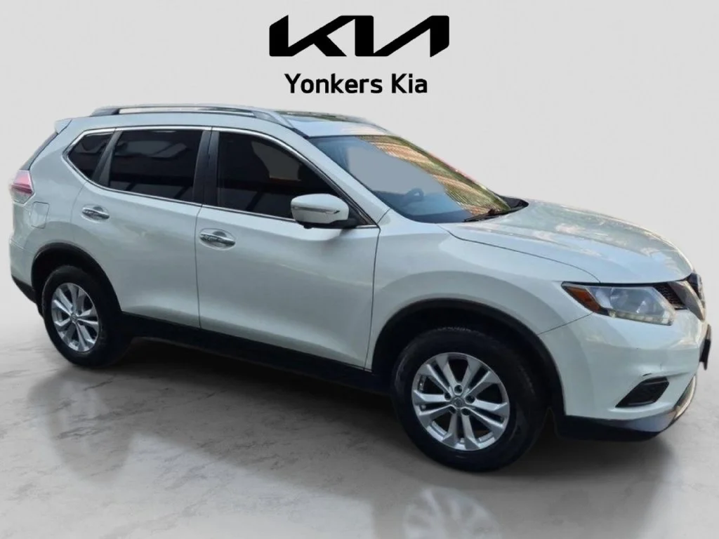 Used 2014 White Nissan SV image 4