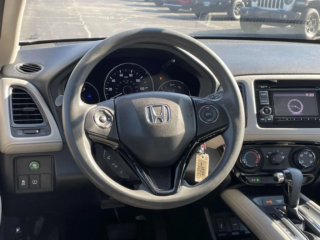Used 2018 White Honda LX image 15