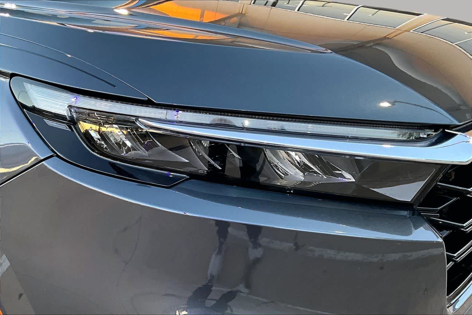Used 2025 Meteorite Gray Metallic Honda EX-L image 26