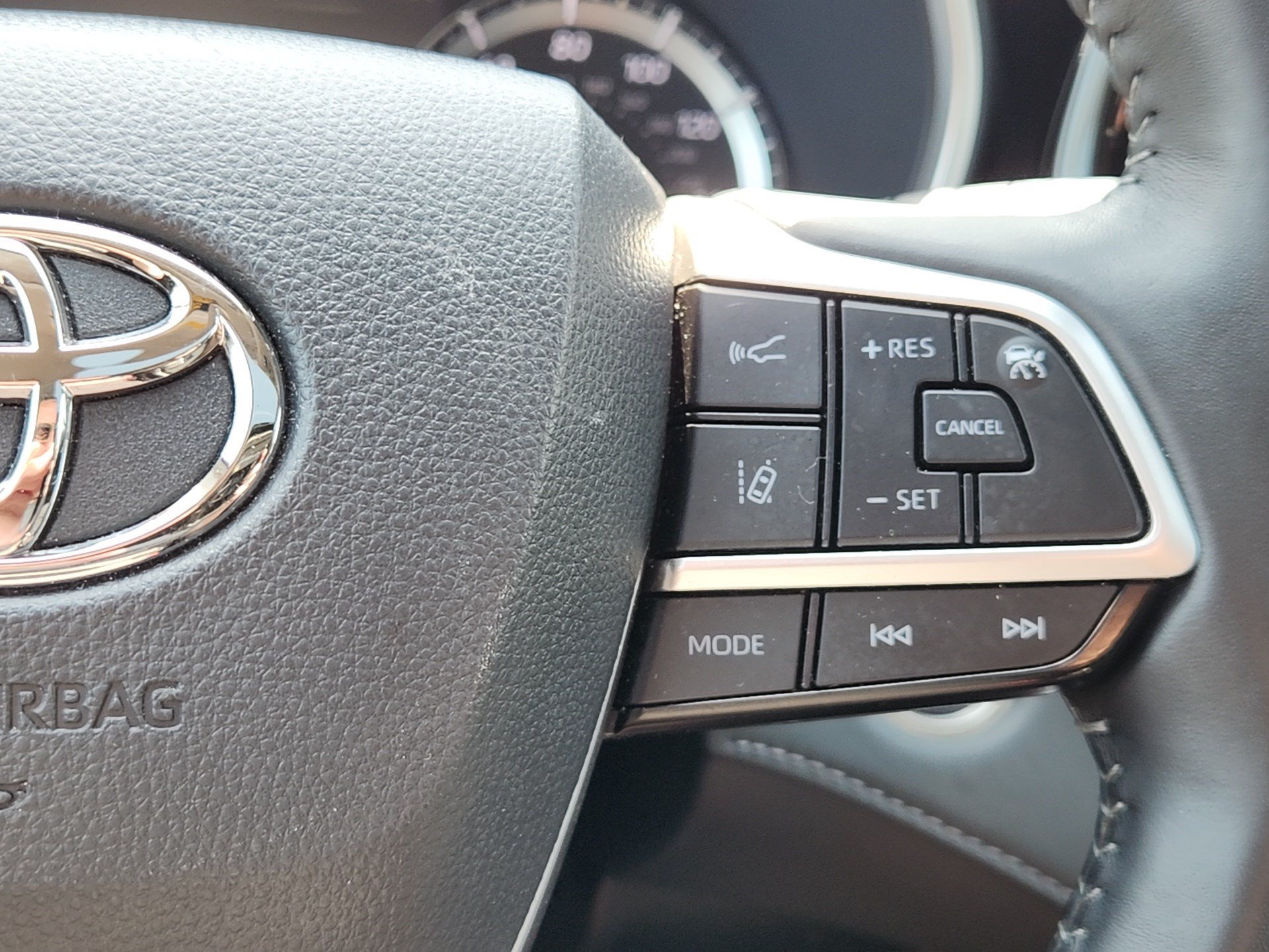 Certified Used 2025 Celestial Silver Metallic Toyota XLE image 18