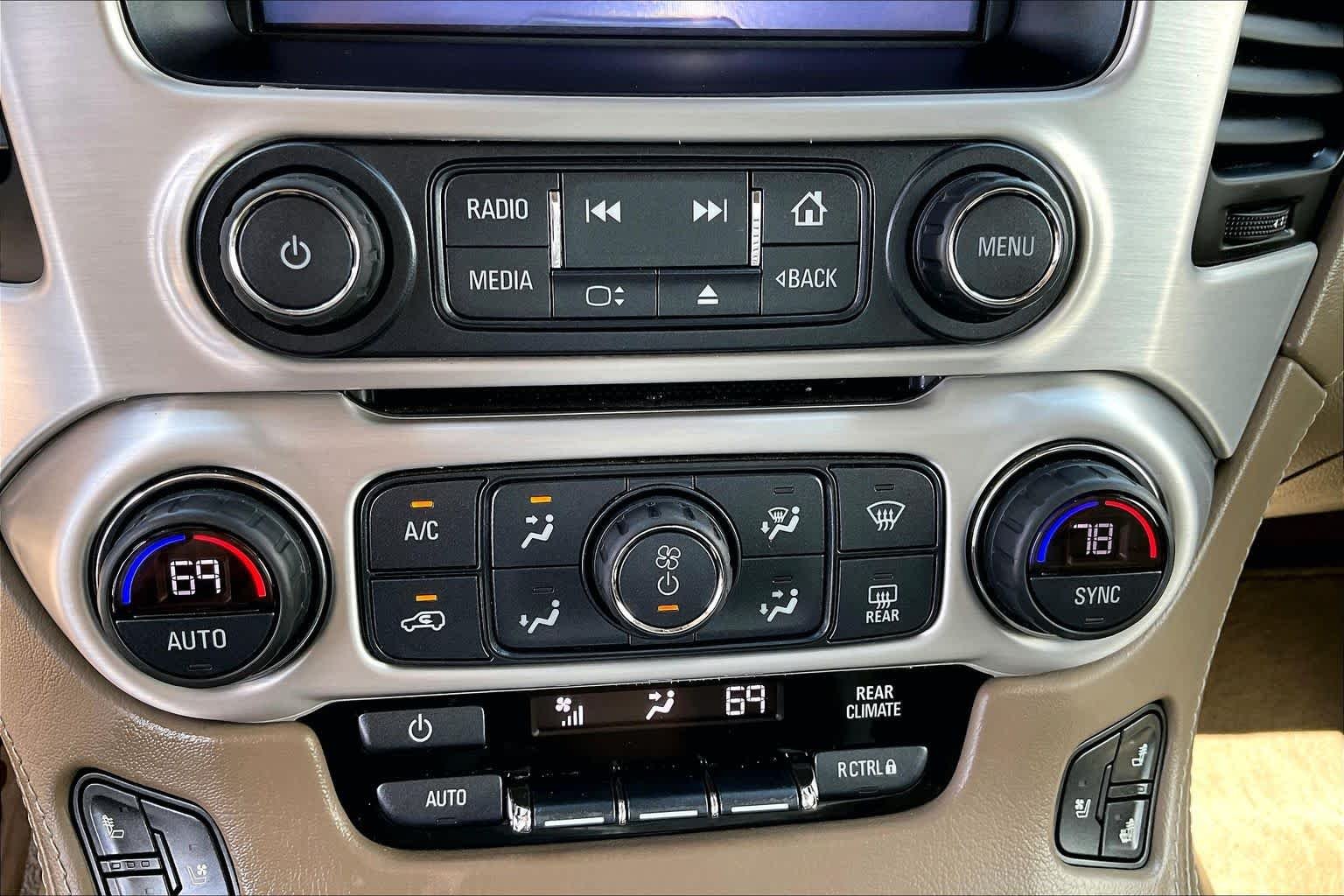 Used 2018 Iridium Metallic GMC SLT image 34