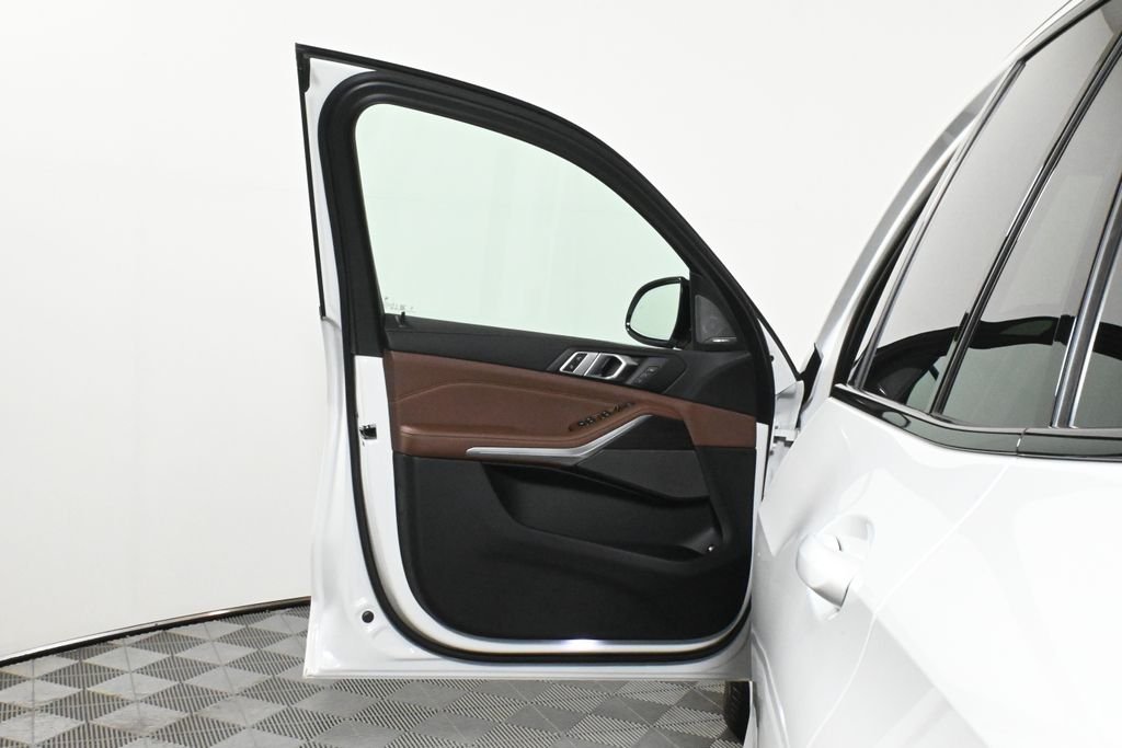 2026 BMW X5 50e - Photo 29