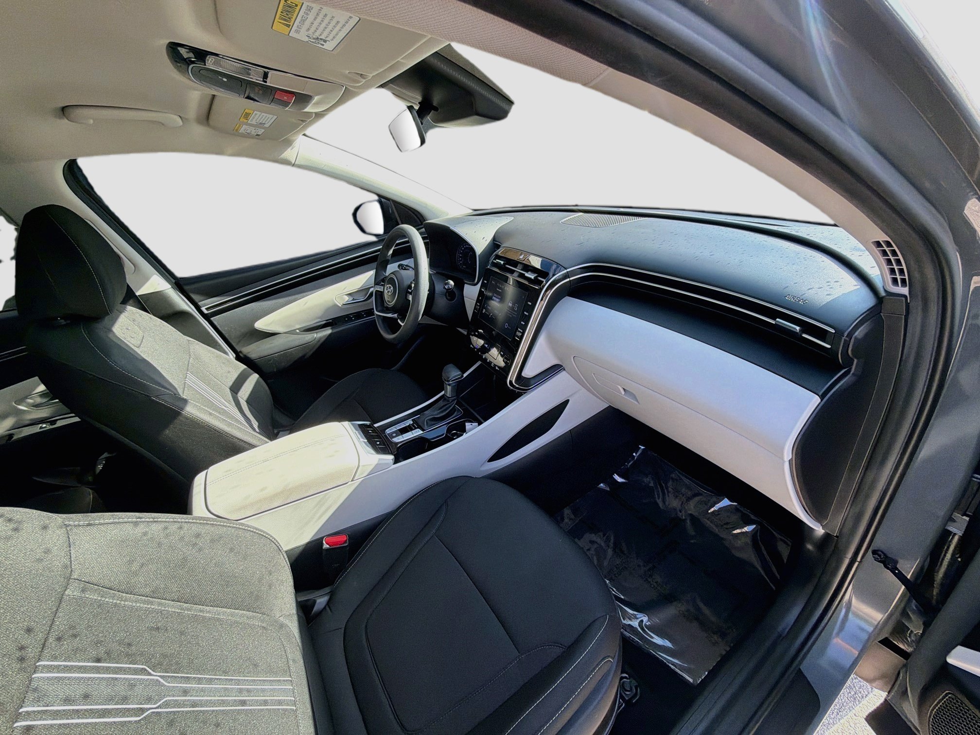 Used 2024 Hampton Gray Hyundai SEL image 31