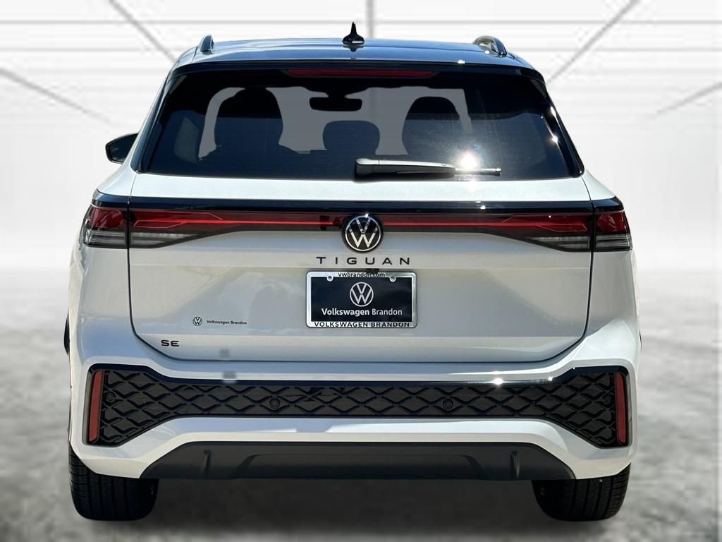 New 2026 White/off-white Volkswagen SE R-Line Black image 4
