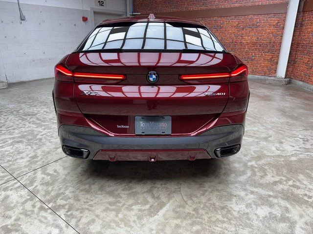 Used 2026 Red BMW xDrive40i image 4