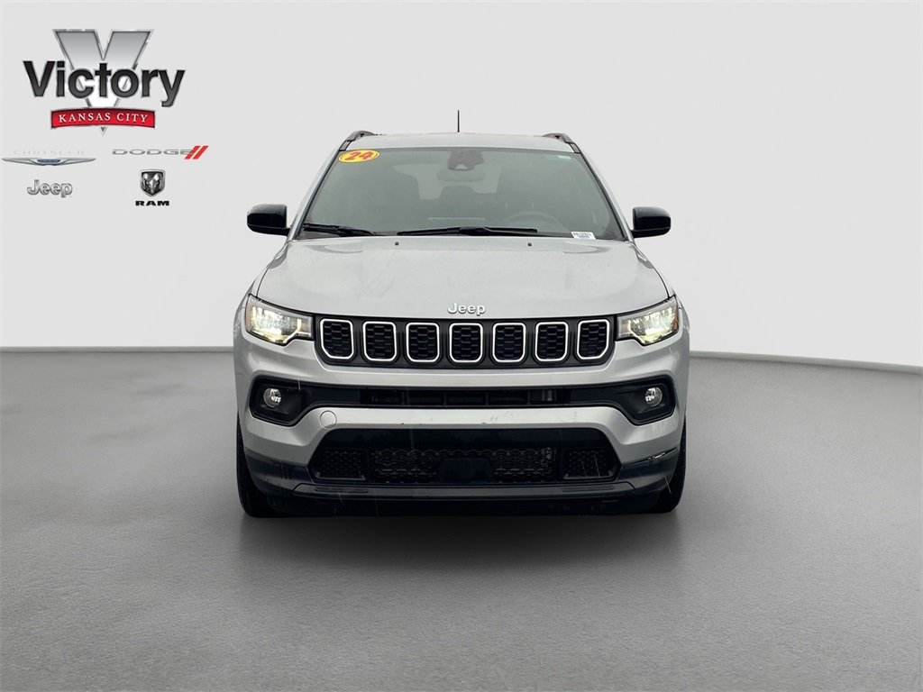 Used 2024 Jeep Compass Latitude with VIN 3C4NJDBNXRT137871 for sale in Kansas City